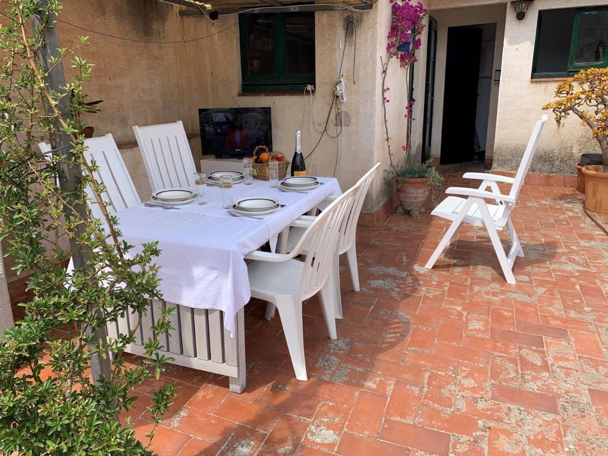 Notaria-Apartamento Y Estudio En Casco Antiguo, Al Lado De Playa, Rambla Y Monasterio, Con Acceso A Terraza Ajardinada Sant Feliu de Guíxols Exterior photo